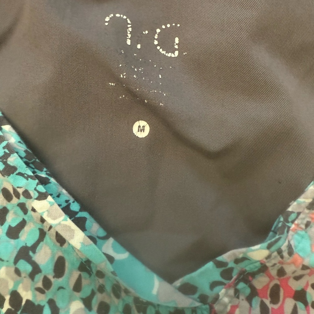 Women's Multicolor Patterned Scrub Top - Picture 4 of 5
